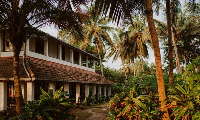 Hettimulla Villa | Experience Amuura Beach Villa: Oceanfront Bliss & Spa