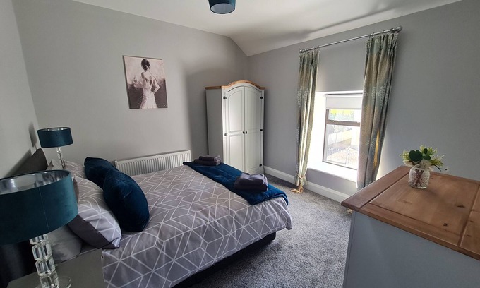 Stranorlar House | Cozy AMY'S Place: 3 Bed House in Scenic Donegal