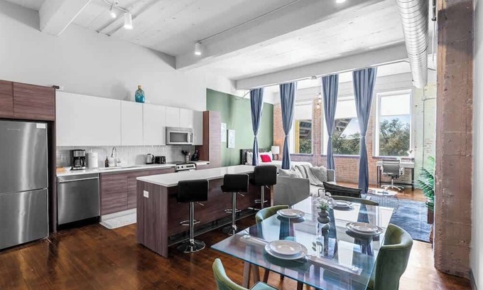 Cedars Apartment | Relax at Butler 322: Spa, Breakfast & Family Friendly