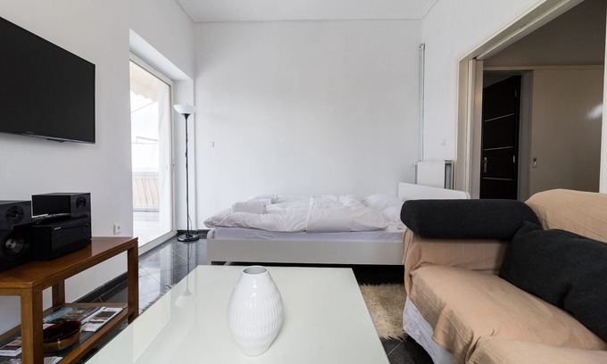 Nea Smirni Apartment | Cozy Athens Apartment with Kitchen & Pet-Friendly Amenities