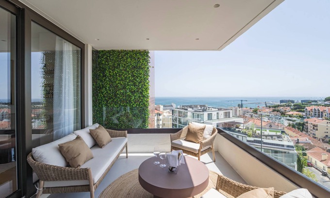 Estoril Apartment | An amazing apartment with Ocean and Estoril view