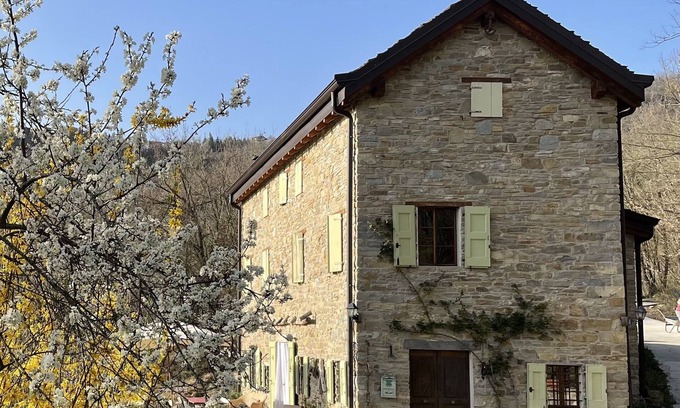 Palagano Cottage | Idyllic Stone Retreat in the Heart of the Apennines