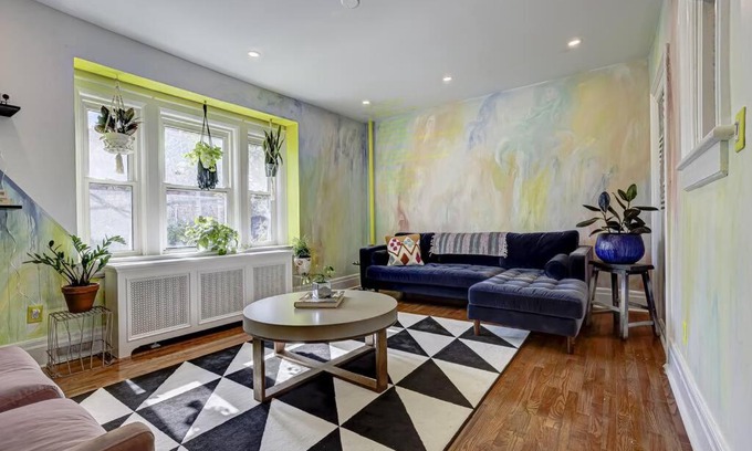 Parkdale Apartment | Discover an Artist's Dream: Unique Parkdale Apartment