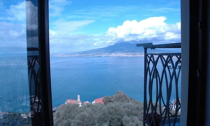 Castellammare di Stabia Apartment | Exceptional Attic Retreat Between Sky and Sea - Guest Rated 9.8