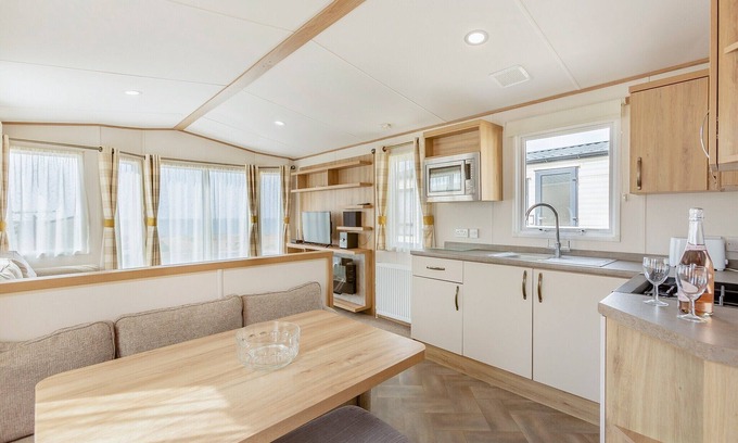 Bridport House | Modern Oceanfront Caravan with Pool and Family Amenities