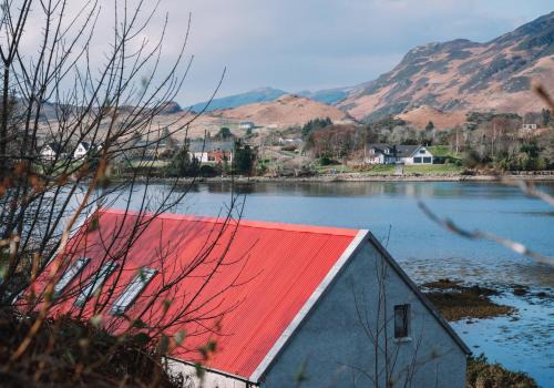 Dornie House | Discover An Dòbhran - Self-Catering 4-Star Retreat