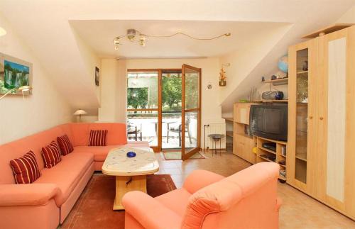 Jesteburg House | Family-Friendly Getaway at An der Seeve Ferienhaus