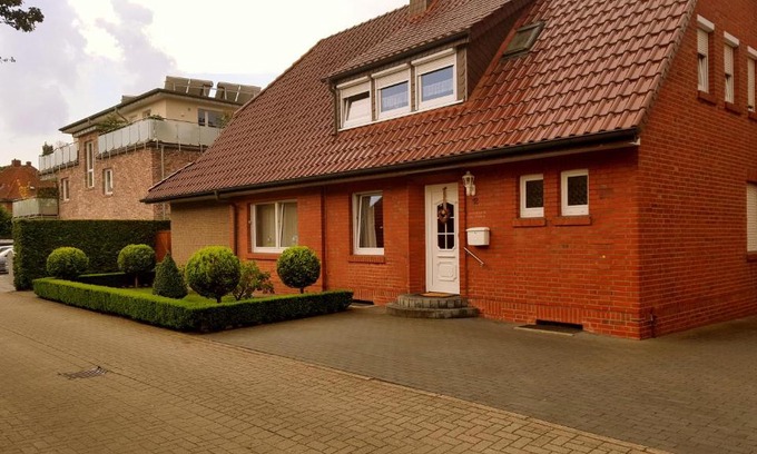 Lingen House | Family-Friendly Stay at An der Wilhelmshöhe with Kitchen Amenities