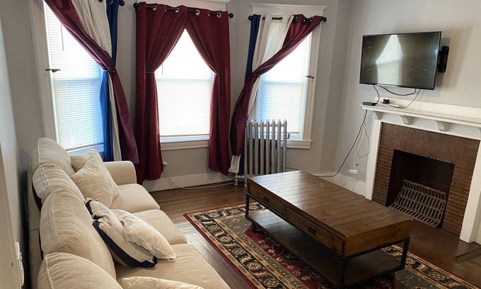 Springfield Apartment | Discover an Evolving Oasis in Upper Hill with Ocean Views