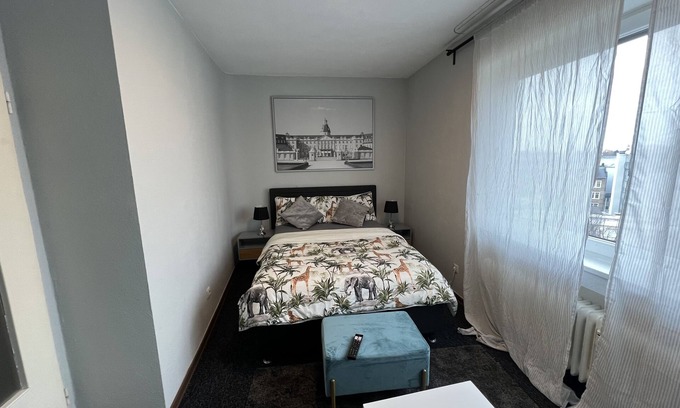Karlsruhe City Centre Apartment | Ideal City Center Stay: Family-Friendly Comfort Awaits