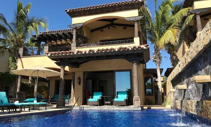 Paraiso Escondido Villa | Beachfront Retreat: Intimate Stay with Ocean View & Spa