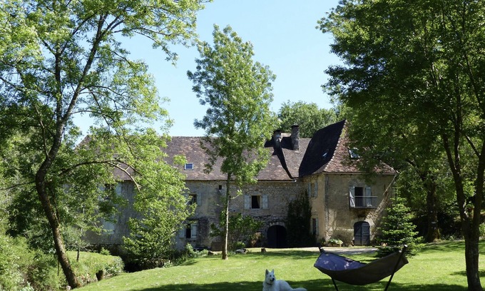 Cales House | Beautiful Watermill Retreat Near Rocamadour with Great Amenities