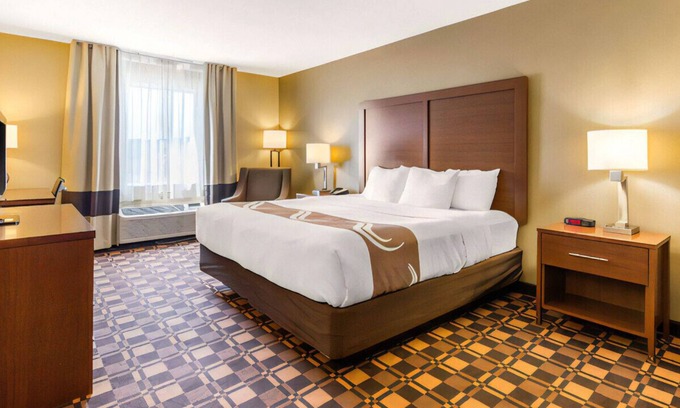 Georgetown House | An Intimate & Romantic Getaway! Free Breakfast