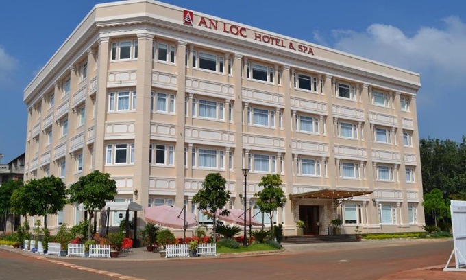 Binh Long Hotel | Cozy An Loc Hotel & Spa: Enjoy Breakfast and Hot Tub Access