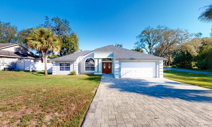 Sunridge Woods House | Sunlit Oasis: Top-Rated Stay with Pool & Pet-Friendly Perks