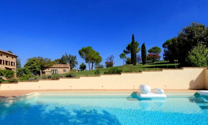Appignano House | An old country house recently renewed for a magic stay!