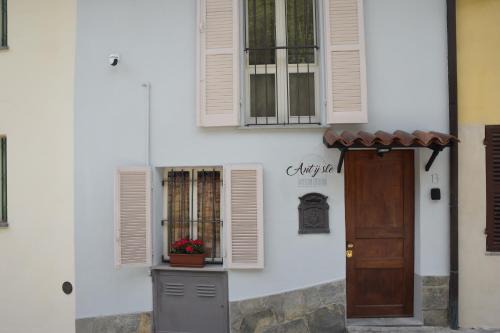Guarene Apartment | Discover An tij slè - Family-Friendly in the Village Heart