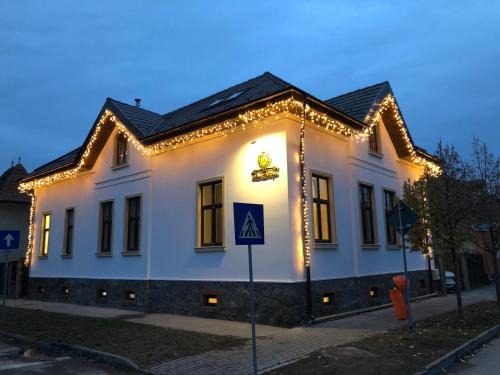 Alba Iulia Bed & Breakfast | Delightful Ana Boutique: Guest Rated 9.8 & Family-Friendly