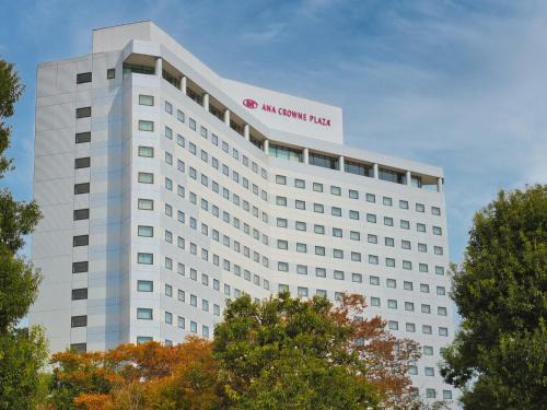 Narita Hotel | Relax at ANA Crowne Plaza Narita: Pool, Spa & More!