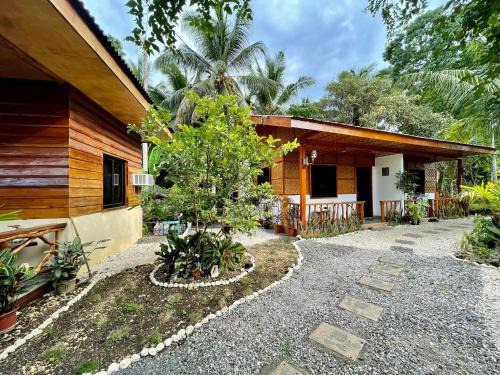 Siquijor House | Cozy Ana's Bungalow: Pet-Friendly Retreat with Breakfast