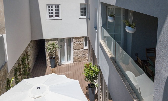 Guimaraes House | Central Location at Ana's Houses 88 with Family-Friendly Amenities