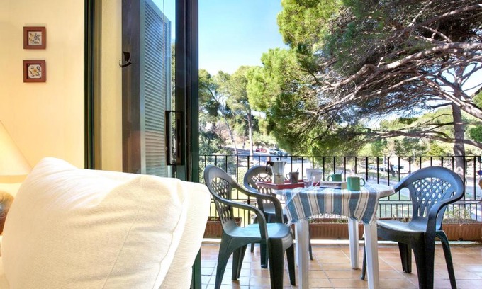 Llafranc Apartment | Budget-Friendly Stay at Ana1 - Llafranc for Families