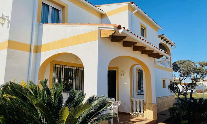 Oliva Villa | Guest Rated 10/10 at Anacasa Villa Canyaes Playa Pau Pi