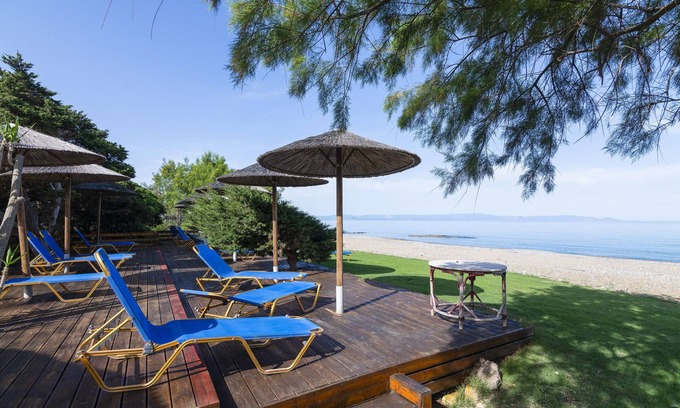 Andravida-Kyllini House | Beachfront Analipsi Villas: Family-Friendly Ocean Views