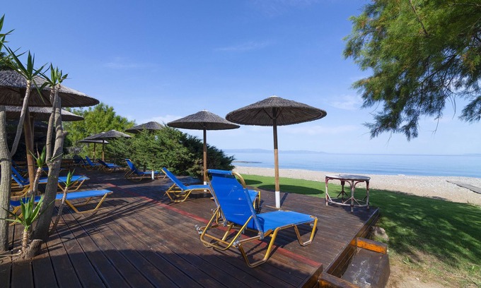 Andravida-Kyllini House | Beachfront Analipsi Villas: Ocean Views & Family-Friendly Stay