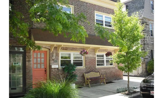 Chestnut Hill Apartment | Family-Friendly Anam Cara Extended Stay for Your Getaway