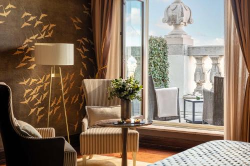 Erzsebetvaros Hotel | Discover Anantara New York Palace Budapest - Guest Rated 9.3