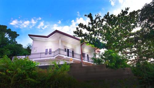 Wadduwa Villa | Explore Ananthaya: Pet-Friendly Retreat with Free Breakfast