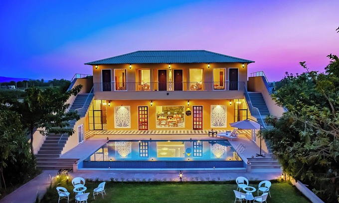 Sawai Madhopur Hotel | Relax at Ananyamaya Nature Lodge with Pool & Family Amenities