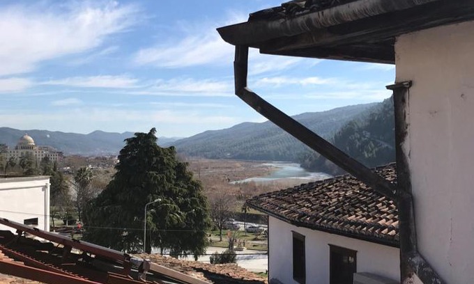 Berat House | Budget-Friendly Stay at Anastas Guesthouse with Pool Access