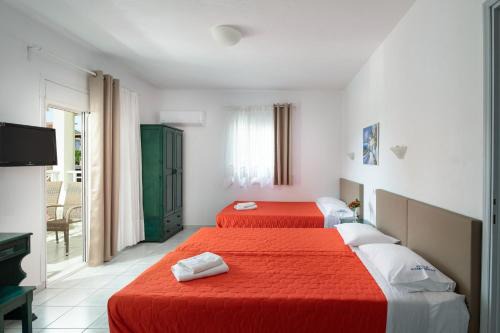 Toroni Apartment | Discover Anastasia's House: Family-Friendly Retreat with Kitchen