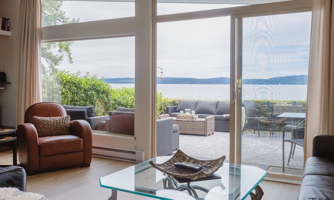 Yellow Point Condo | Renovated Oceanfront Retreat with Pool & Spa on Vancouver Island