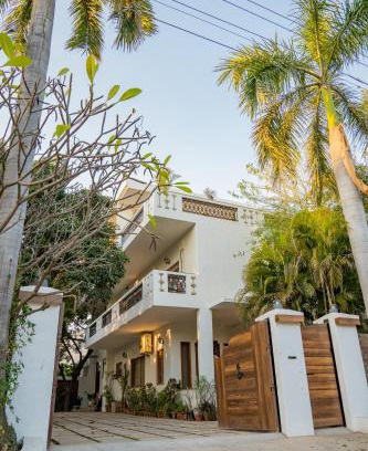 Kishangarh Bed & Breakfast | Discover Anchorage 42: Pet-Friendly with Exceptional Amenities