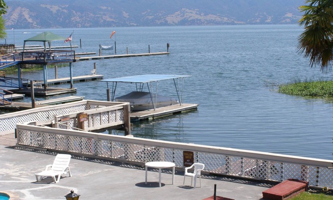 Lakeport Hotel | Inviting Anchorage Inn Lakeport with Pool and Breakfast