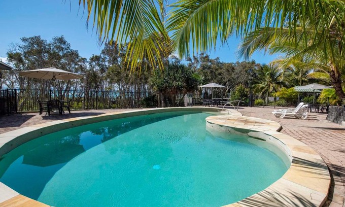 Point Lookout Hotel | Beachfront Getaway at Anchorage on Straddie with Pool