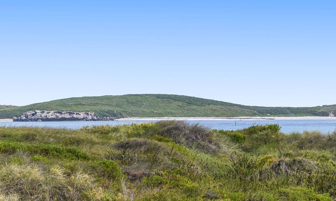 Lancelin House | Uninterrupted Bay Views at Anchors Away - Family-Friendly Stay
