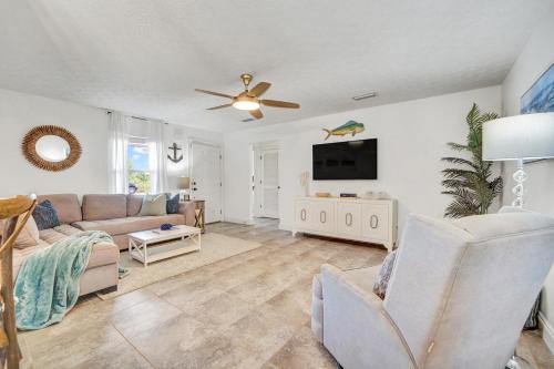 Panama City House | Welcoming Anchors Away: Pet-Friendly Family Retreat