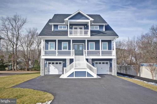 Selbyville House | Anchors Away: Your Oceanfront Dream Getaway Awaits!