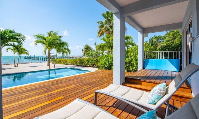 Summerland Key House | Experience Oceanfront Bliss: Family-Friendly with Pets Welcome