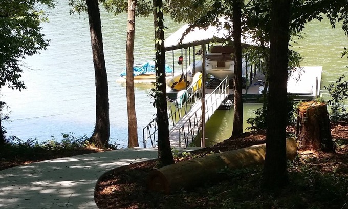 Seneca House | Discover Anchors Down Lakeside Retreat Near Clemson