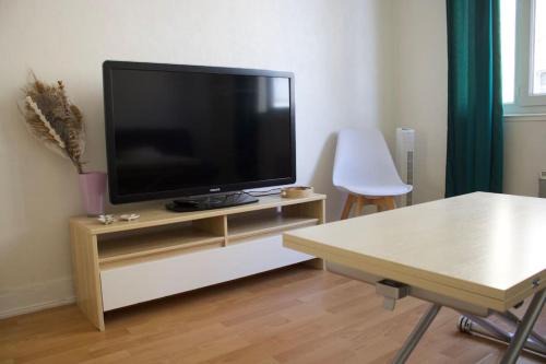 Viroflay Apartment | Ancien & Chaleureux Viroflay