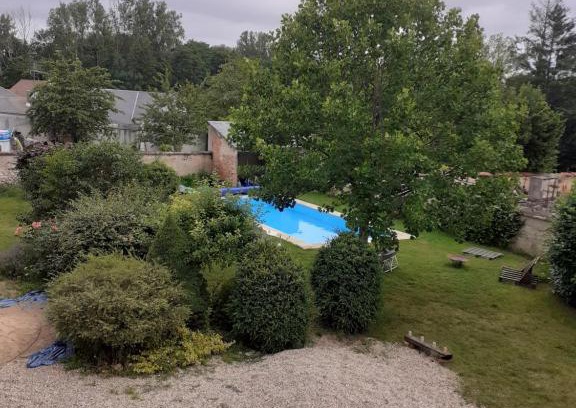 La Chapelle-dʼAngillon Bed & Breakfast | Cozy Ancien Presbytère with Ocean View & Pool Access