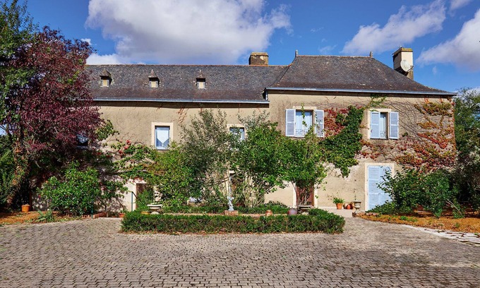 Pierric House | Discover Ancien Presbytère de Pierric: Family-Friendly Retreat