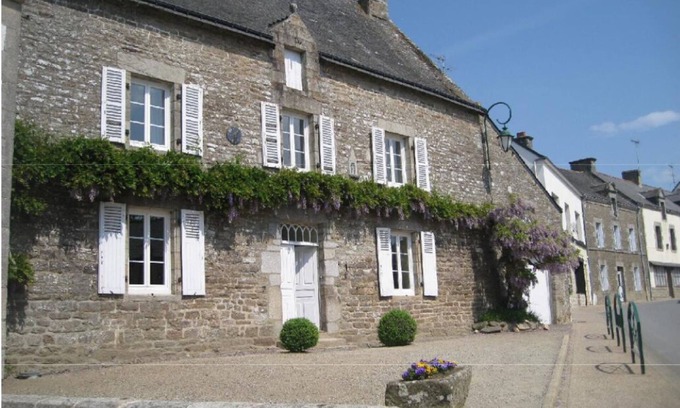 Tredion House | Discover Ancien Prieuré: A Family-Friendly Village Retreat