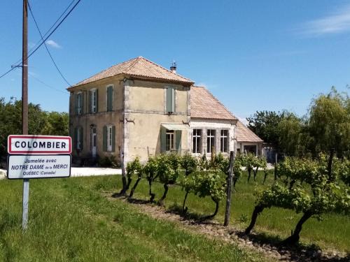Colombier Bed & Breakfast | Idyllic Ancienne école de Colombier with Oceanfront Pool