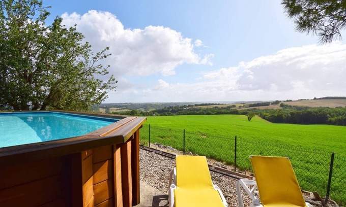 Perville House | Charming Restored Farmhouse Retreat in Perville